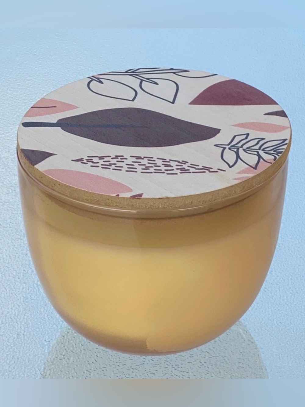 Rose & Oud Western Brook Scented Single Wick Beige Candle - Picture 4 of 9